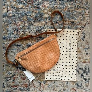 Clare V. Grande Fanny in Tan